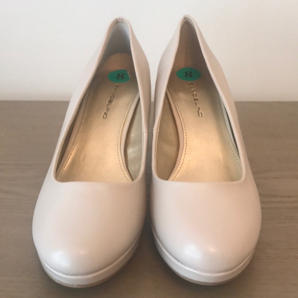 New! Neutral plush leather 2in pumps